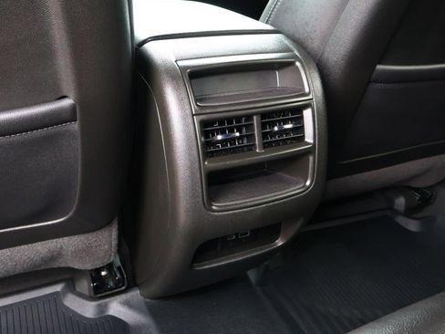 Used 2025 Cadillac XT5 Luxury w/ LPO, Floor Liner Package image 17