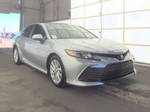 Used 2023 Toyota Camry LE FWD image 5
