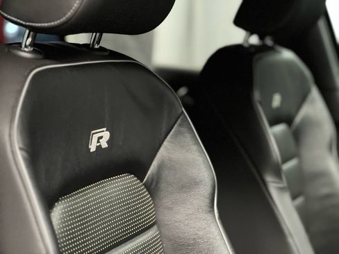 Used 2019 Volkswagen Golf R 4-Door AWD/4WD image 19