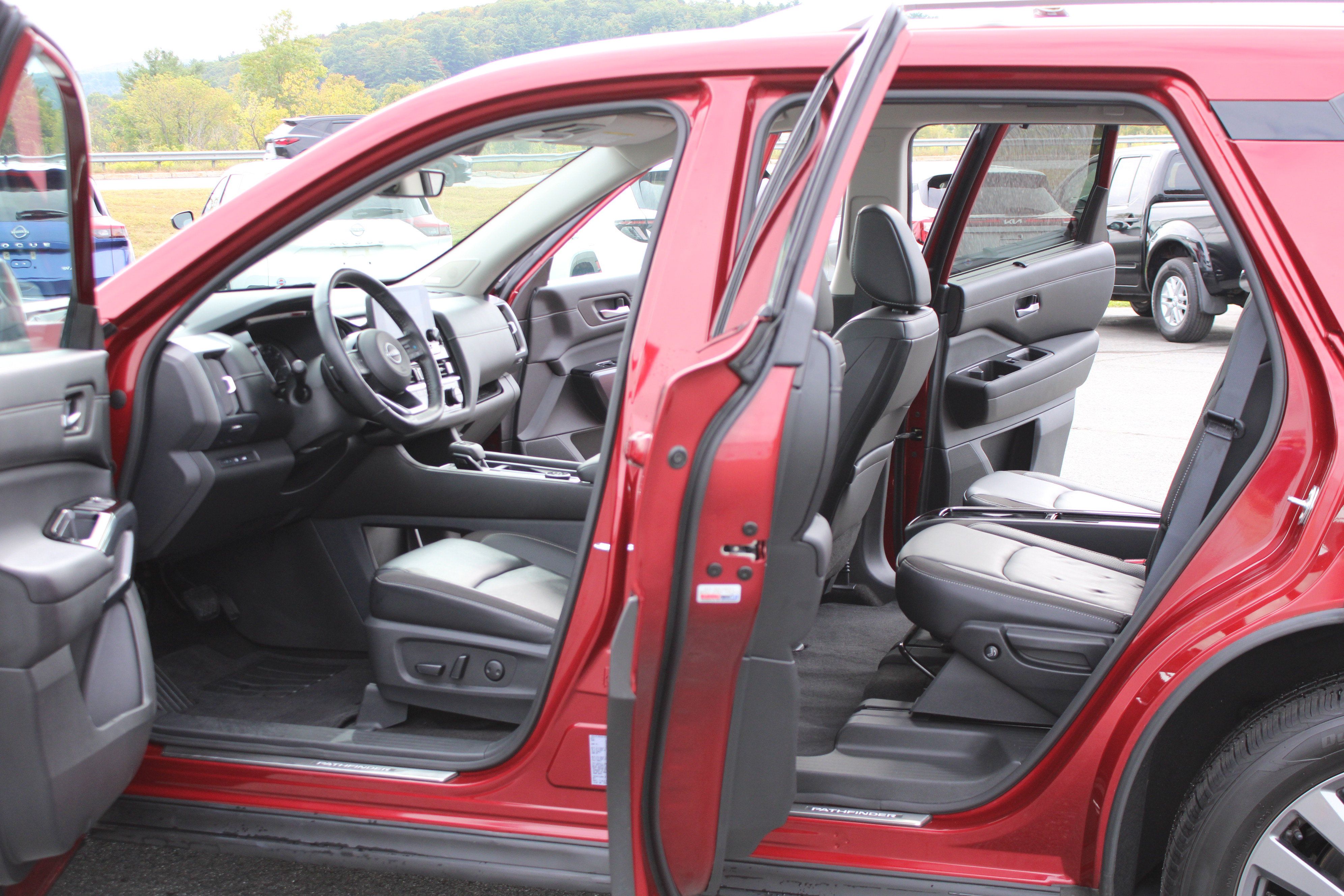 Used 2024 Nissan Pathfinder SL w/ SL Premium Package AWD/4WD image 19