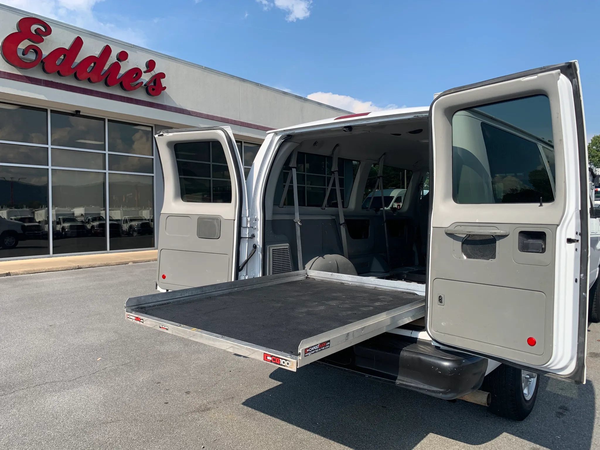 Used 2011 Ford E-350 and Econoline 350 XL w/ Interior Upgrade Pkg RWD image 33
