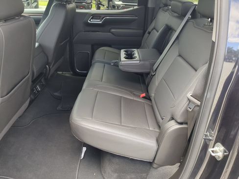 Used 2025 GMC Sierra 1500 SLT RWD image 30