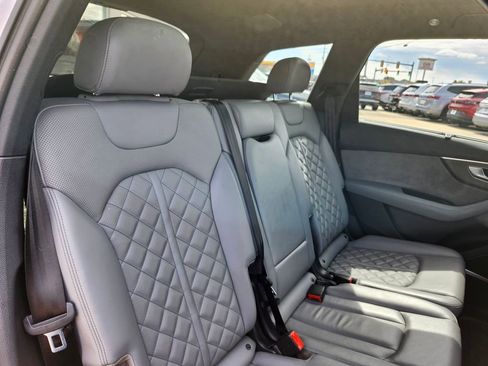 Certified 2022 Audi SQ7 Premium Plus w/ SQ7 Executive Package image 16