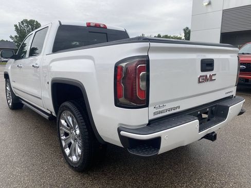 Used 2017 GMC Sierra 1500 Denali w/ Denali Ultimate Package AWD/4WD image 8