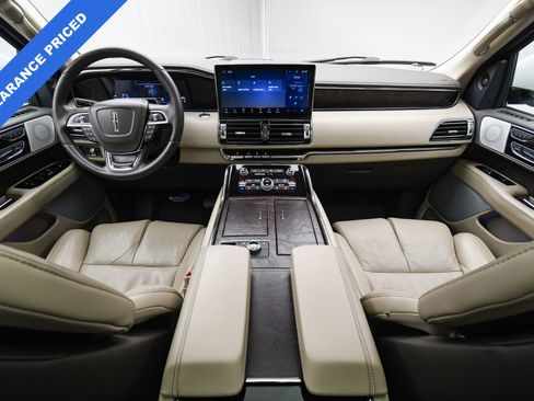 Used 2022 Lincoln Navigator Reserve image 15