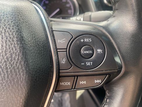 Used 2019 Toyota Camry SE FWD image 16