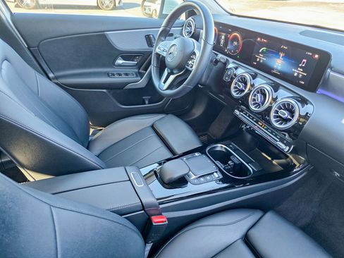 Used 2021 Mercedes-Benz A 220 image 7