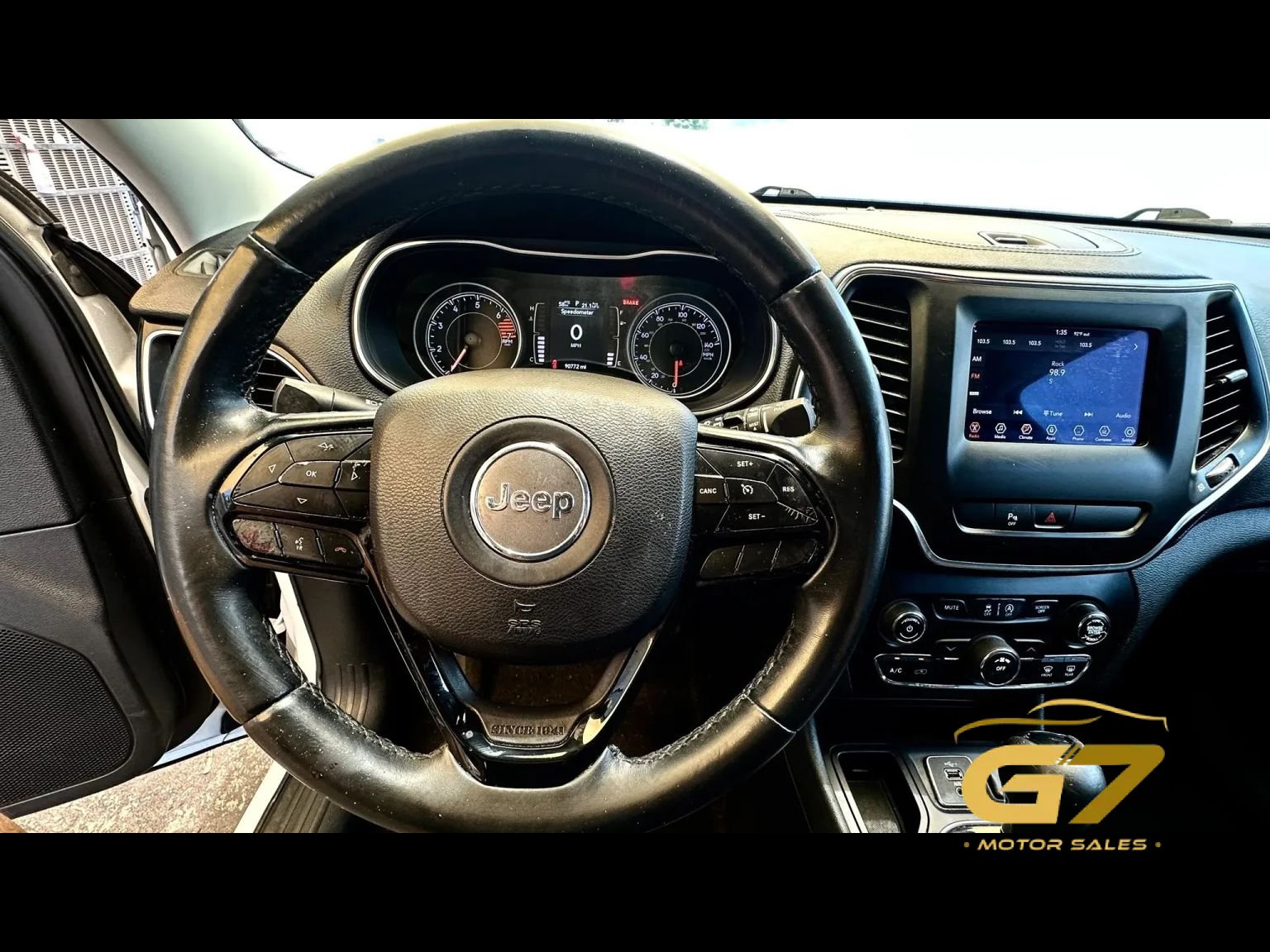 Used 2019 Jeep Cherokee Latitude Plus FWD image 9