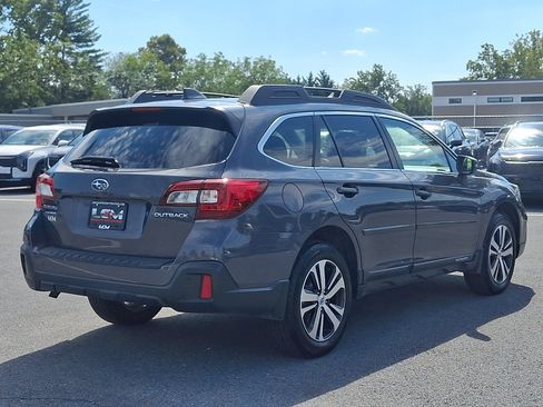 Used 2018 Subaru Outback 2.5i Limited AWD/4WD image 4