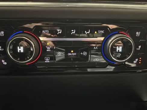 Used 2025 Chevrolet Silverado 3500 High Country w/ High Country Premium Package image 9