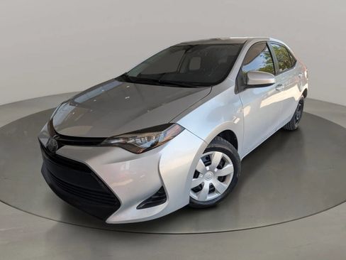 Used 2017 Toyota Corolla LE FWD image 1