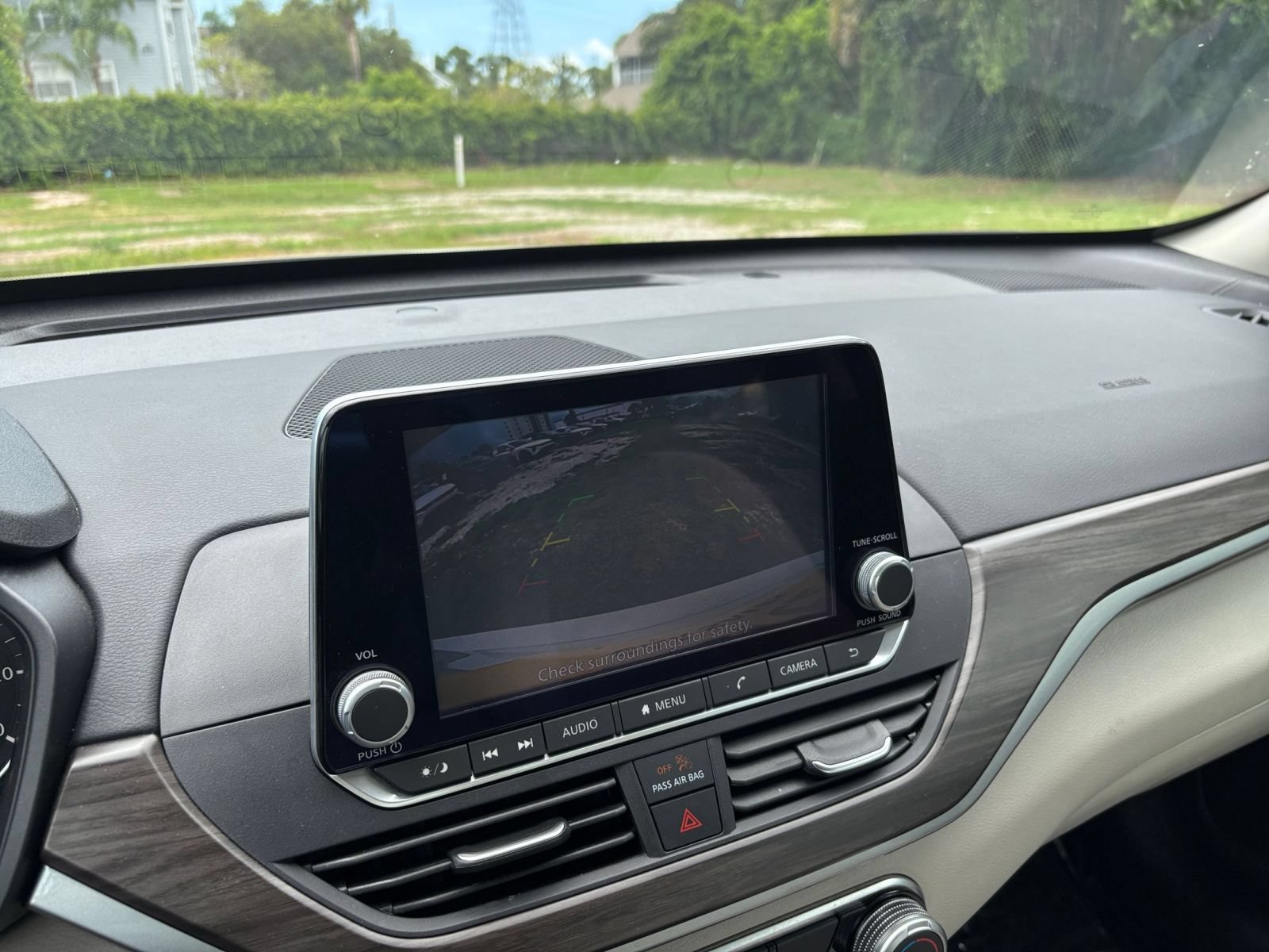 Used 2025 Nissan Altima 2.5 SV FWD image 24