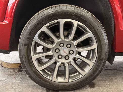 Used 2023 GMC Acadia Denali image 38