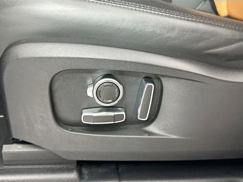 Certified 2023 Land Rover Defender 130 X-Dynamic SE image 22