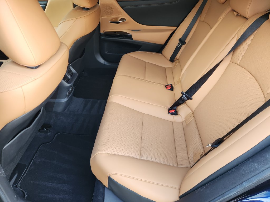 Certified 2025 Lexus ES 350 w/ Premium Package FWD image 31