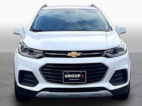 Used 2019 Chevrolet Trax LT w/ LT Convenience Package FWD image 4