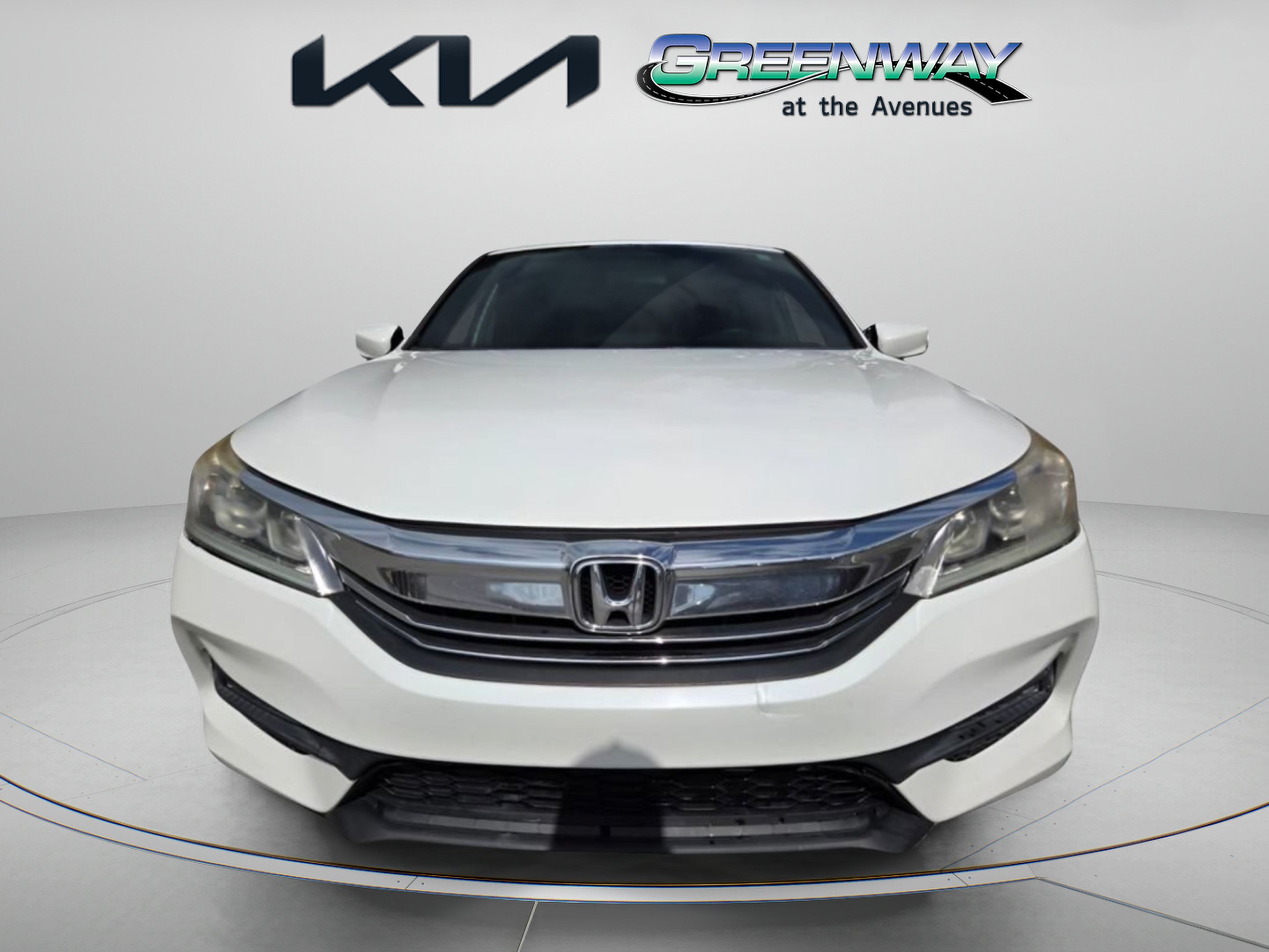 Used 2017 Honda Accord Sport image 2