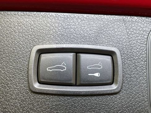 Certified 2026 Porsche Macan AWD/4WD image 22