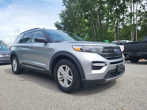 Used 2022 Ford Explorer XLT w/ Equipment Group 202A RWD image 1