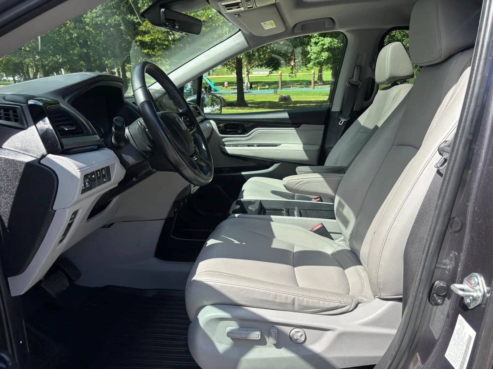 Used 2022 Honda Odyssey Touring image 11