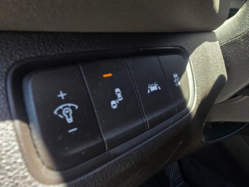 Used 2019 Hyundai Santa Fe SE FWD image 12