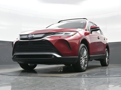 Used 2024 Toyota Venza Limited AWD/4WD image 29