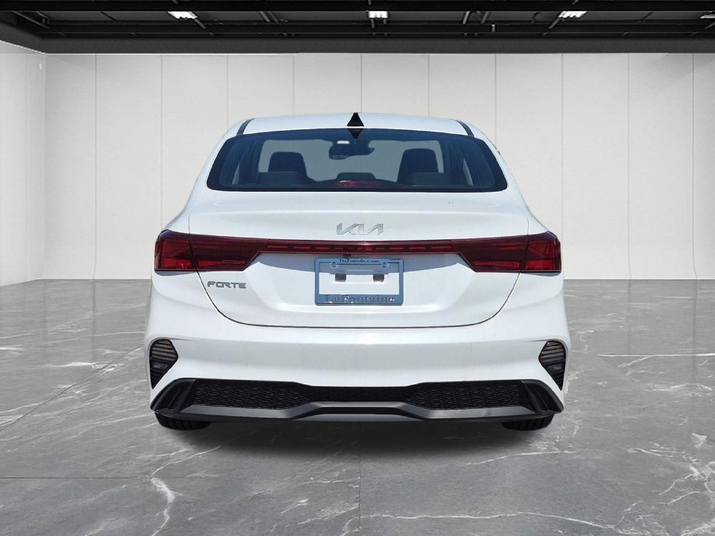 Used 2023 Kia Forte LXS FWD image 4