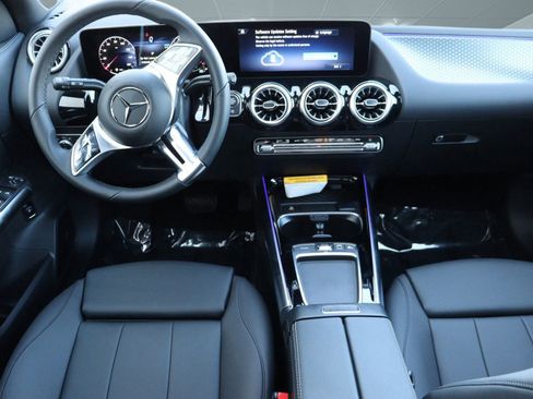 Used 2025 Mercedes-Benz GLA 250 image 22