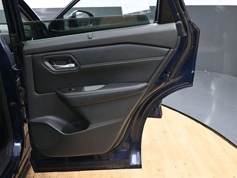 Used 2024 Nissan Rogue SL w/ SL Premium Package image 38