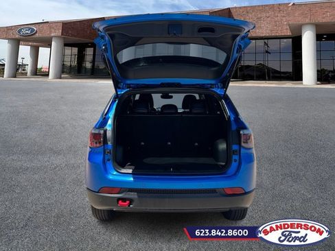 Used 2023 Jeep Compass Trailhawk image 5