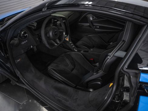 Used 2026 McLaren 750S Spider RWD image 28