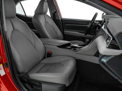 Used 2019 Toyota Camry SE image 31