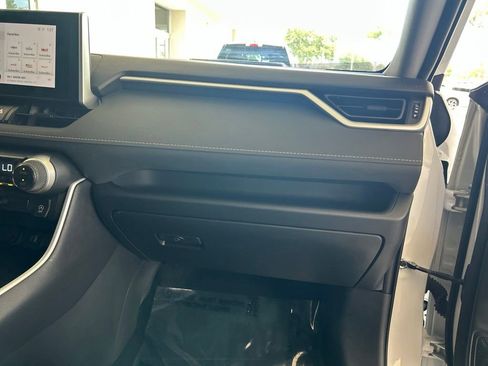 Used 2025 Toyota RAV4 XLE FWD image 23