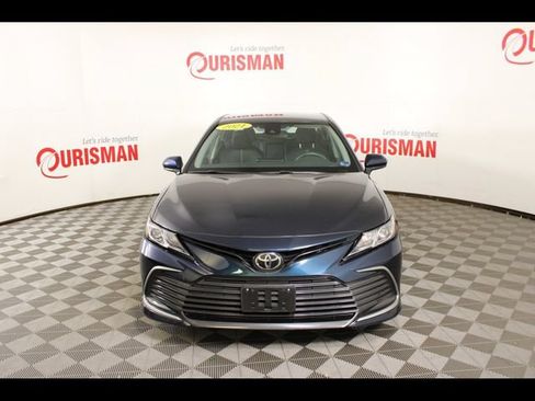Used 2021 Toyota Camry LE AWD/4WD image 14