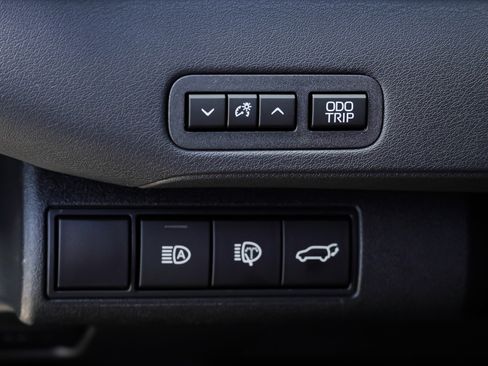 New 2026 Toyota C-HR w/ Cold Weather Package image 18