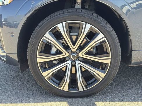 Used 2023 Volvo XC60 B5 Ultimate w/ Protection Package Premier FWD image 10