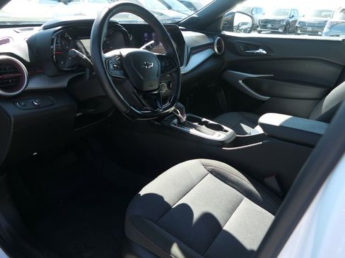 Used 2024 Chevrolet Trax RS w/ Driver Confidence Package image 12