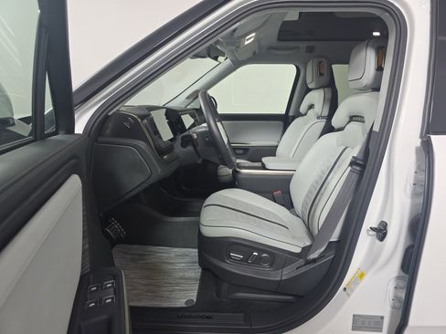 Used 2024 Rivian R1S Adventure AWD/4WD image 20