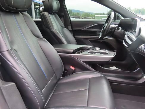 Used 2024 Cadillac Lyriq Sport AWD/4WD image 43