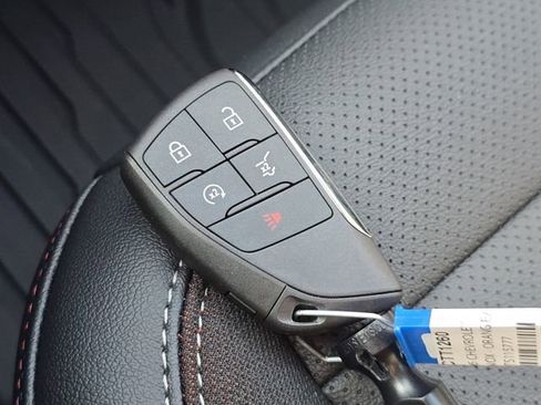 New 2026 Chevrolet Equinox EV LT image 30