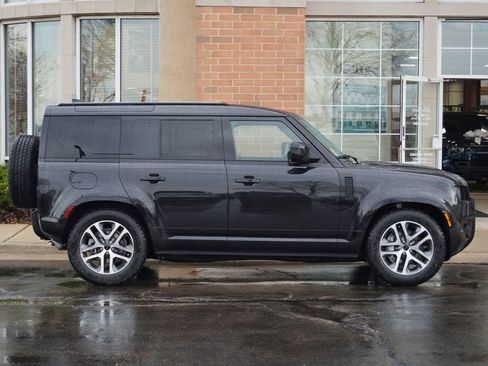 Used 2026 Land Rover Defender 110 X-Dynamic SE AWD/4WD image 7