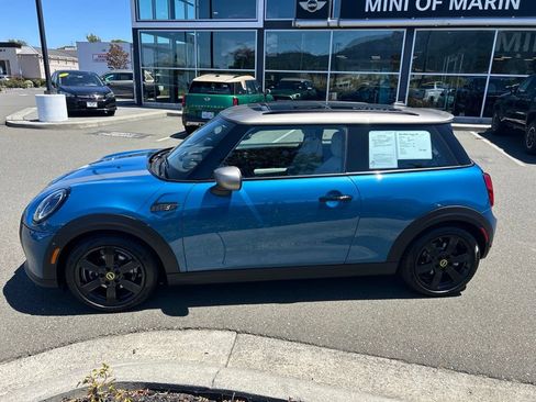 Used 2024 MINI Cooper SE FWD image 2
