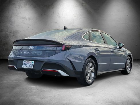 Certified 2026 Hyundai Sonata SE FWD image 3
