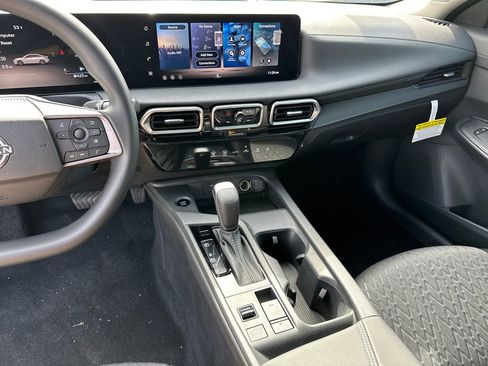 Used 2026 Nissan Sentra SV w/ Floor Mat Package image 26