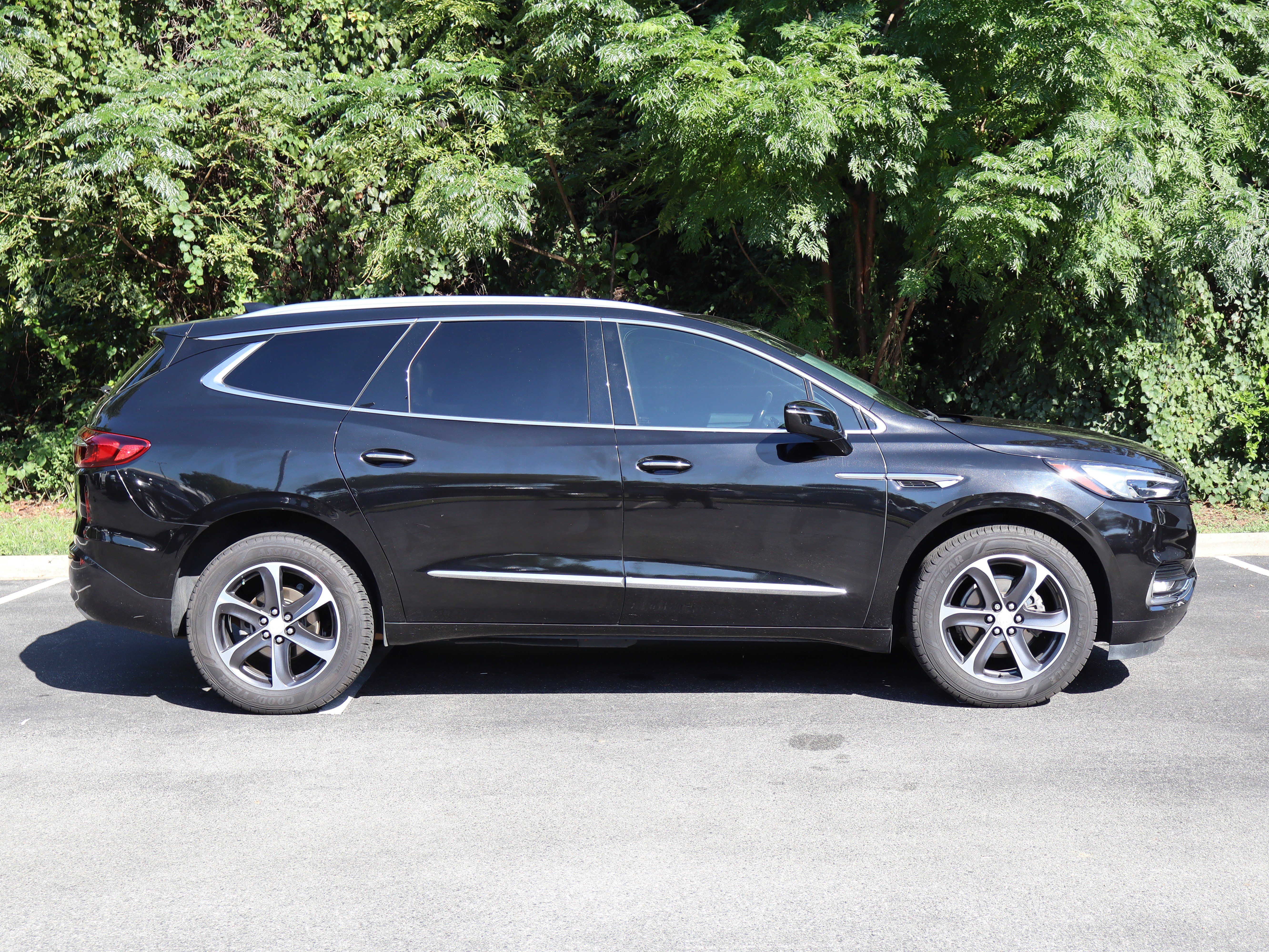 Used 2021 Buick Enclave Essence w/ Sport Touring Edition FWD image 10