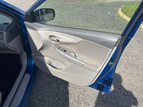 Used 2010 Toyota Corolla LE image 18