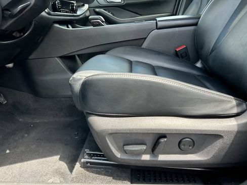 Used 2023 Nissan Rogue SV w/ SV Premium B Package AWD/4WD image 32
