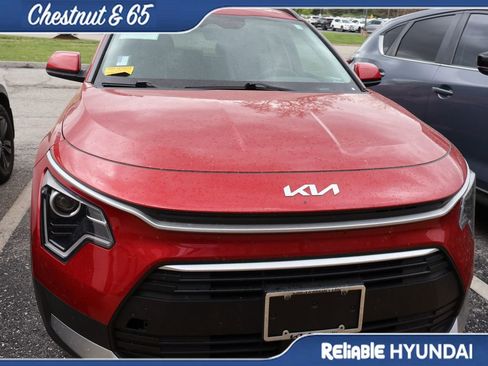 Used 2023 Kia Niro EX image 7