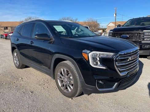 Used 2024 GMC Terrain SLT image 1