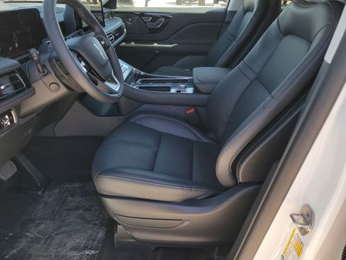 New 2026 Lincoln Aviator AWD image 6